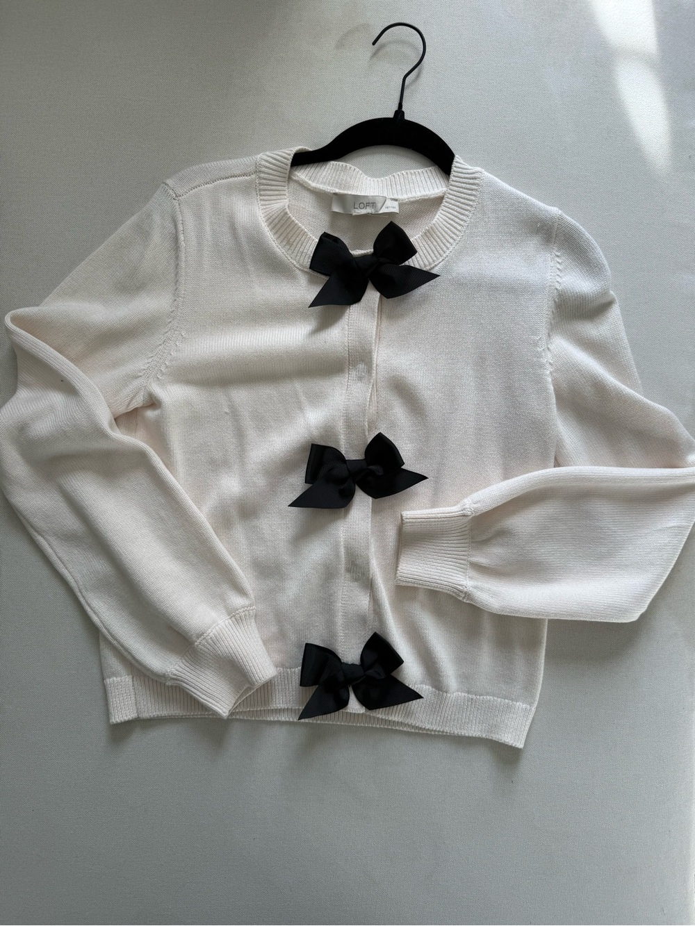 Bow-Accent Crewneck cardigan